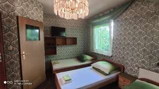 Отель Motel DRABEK Тарновске-Гуры Четырехместный номер с ванной комнатой-2